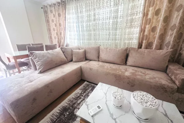 Shtepi me qera 2+1 ne Tirane - 550 Euro
