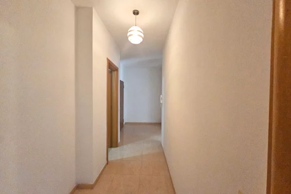 Shtepi me qera Apartament ne Tirane, 2+1, Mobilimi E mobiluar, Pagesa 500  Euro.