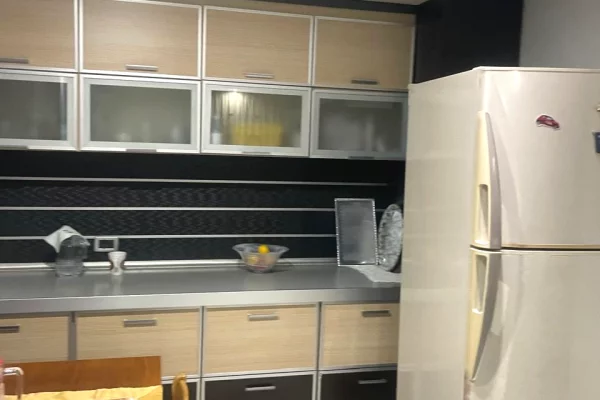 Shtepi ne shitje Apartament ne Tirane, 2+1, Mobilimi E mobiluar, Pagesa 260,000  Euro.