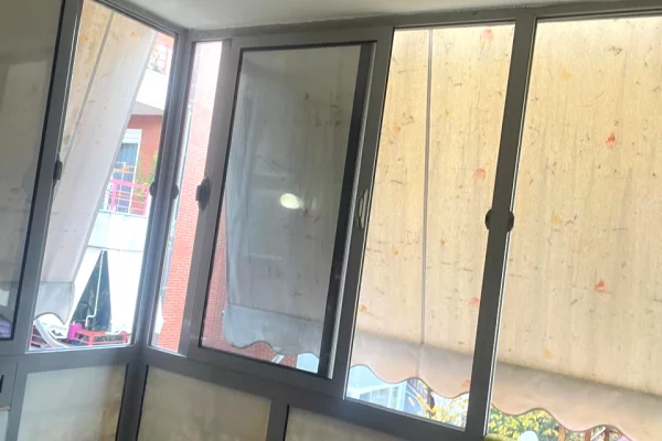 Shtepi ne shitje Apartament ne Tirane, 2+1, Mobilimi E mobiluar, Pagesa 260,000  Euro.