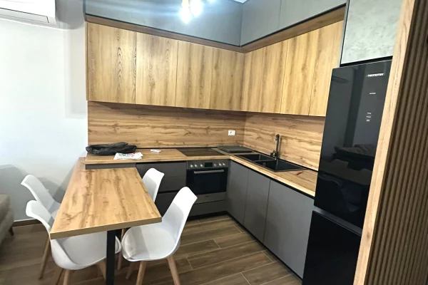 Shtepi me qera Apartament ne Tirane, 1+1, Mobilimi E mobiluar, Pagesa 700  Euro.