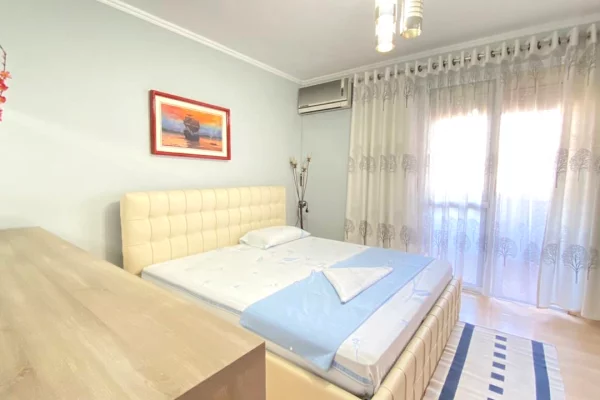 Shtepi me qera 2+1 ne Tirane - 700 Euro