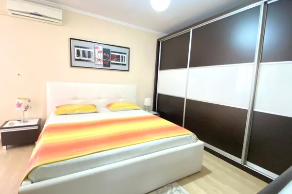 Shtepi me qera Apartament ne Tirane, 2+1, Mobilimi E mobiluar, Pagesa 700  Euro.