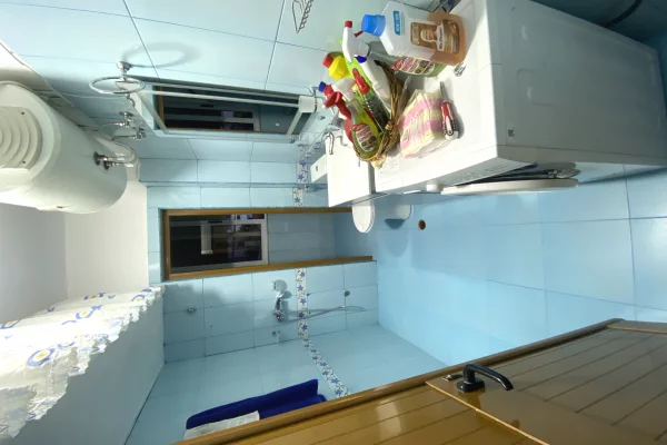 Shtepi ne shitje Apartament ne Tirane, 2+1, Mobilimi E mobiluar, Pagesa 135,000  Euro.