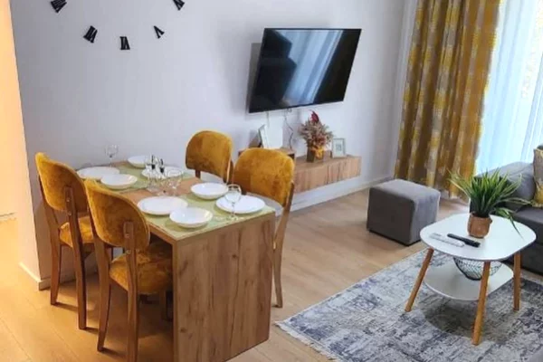 Shtepi me qera Apartament ne Tirane, 2+1, Mobilimi E mobiluar, Pagesa 700  Euro.