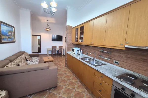 Shtepi me qera 1+1 ne Tirane - 600 Euro