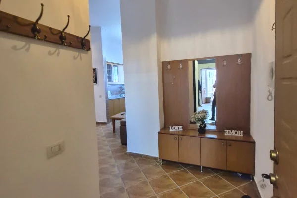 Shtepi me qera Apartament ne Tirane, 1+1, Mobilimi E mobiluar, Pagesa 600  Euro.