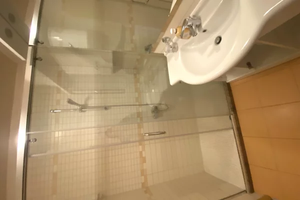 Shtepi me qera Apartament ne Tirane, 1+1, Mobilimi E mobiluar, Pagesa 600  Euro.