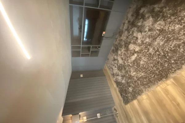 Shtepi me qera Penthose(kati i fundit panoramik) ne Tirane, 3+1, Mobilimi E mobiluar, Pagesa 1,700  Euro.