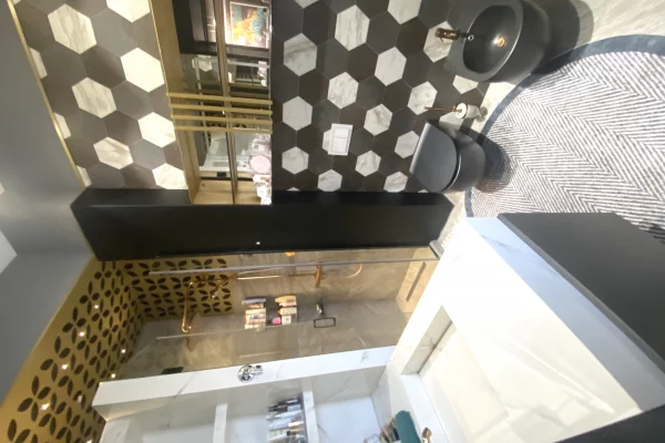 Shtepi me qera Penthose(kati i fundit panoramik) ne Tirane, 3+1, Mobilimi E mobiluar, Pagesa 1,700  Euro.