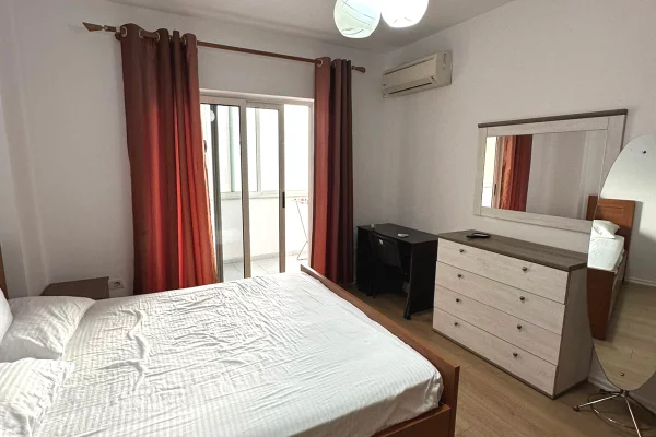 Shtepi me qera Apartament ne Tirane, 2+1, Mobilimi E mobiluar, Pagesa 850  Euro.