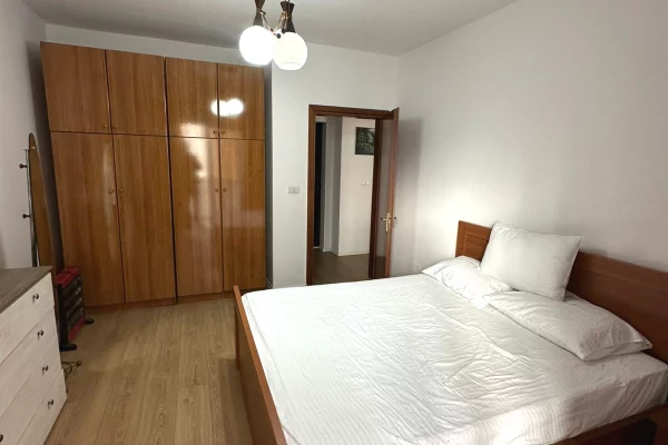 Shtepi me qera 2+1 ne Tirane - 850 Euro