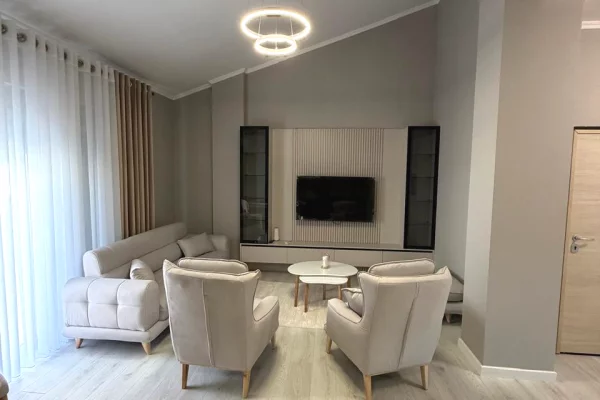 Shtepi me qera 2+1 ne Tirane - 800 Euro