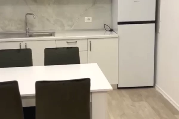 Shtepi me qera Apartament ne Tirane, 2+1, Mobilimi E mobiluar, Pagesa 800  Euro.