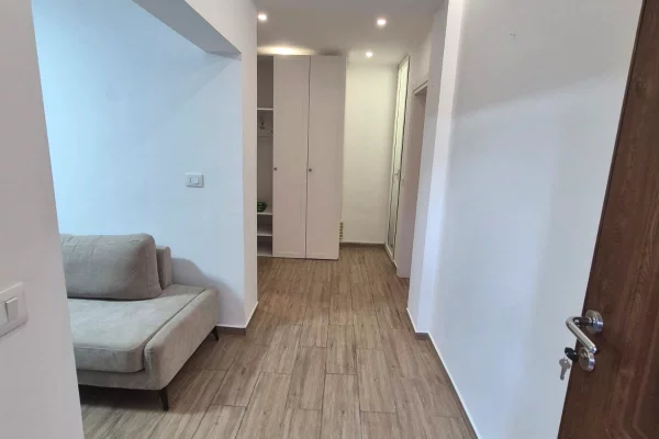 Shtepi me qera Shtepi Private ne Tirane, 1+1, Mobilimi E mobiluar, Pagesa 500  Euro.