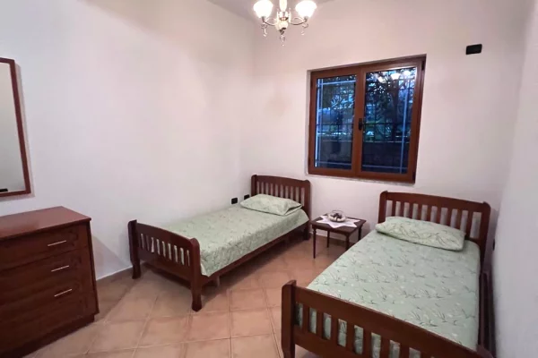 Shtepi me qera 2+1 ne Tirane - 450 Euro