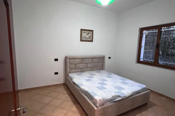 Shtepi me qera 2+1 ne Tirane - 450 Euro