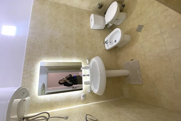 Shtepi me qera Penthose(kati i fundit panoramik) ne Tirane, 2+1, Mobilimi E mobiluar, Pagesa 850  Euro.