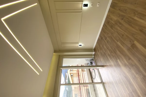 Shtepi me qera Papafingo(kati i catise) ne Tirane, 2+1, Mobilimi E mobiluar, Pagesa 750  Euro.