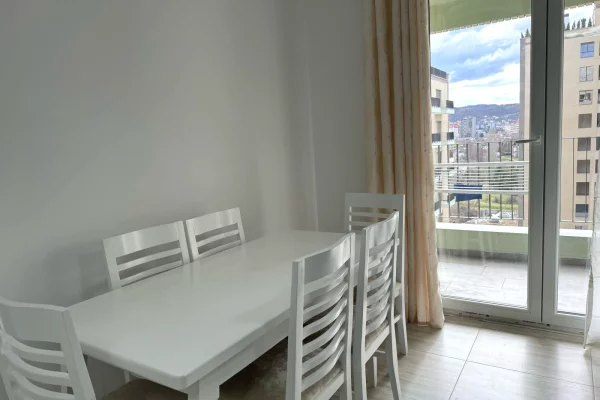 Shtepi me qera 2+1 ne Tirane - 700 Euro