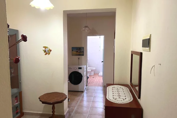 Shtepi me qera Apartament ne Tirane, 1+1, Mobilimi E mobiluar, Pagesa 500  Euro.