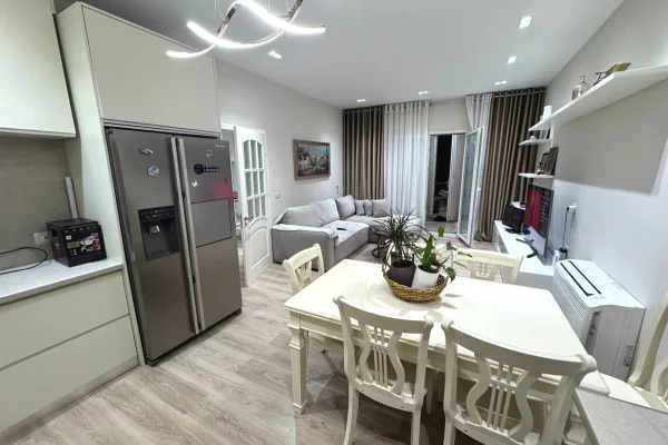 Shtepi me qera 2+1 ne Tirane - 700 Euro