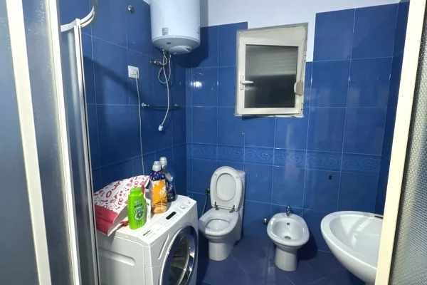 Shtepi me qera 2+1 ne Tirane - 700 Euro