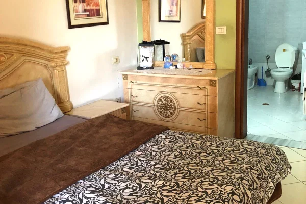 Shtepi me qera Apartament ne Tirane, 2+1, Mobilimi E mobiluar, Pagesa 500  Euro.