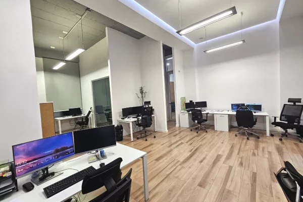 Business Property for Rent 3+1 in Tirana - 2,000 Euro