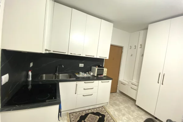 Shtepi me qera Apartament ne Tirane, 1+1, Mobilimi E mobiluar, Pagesa 650  Euro.