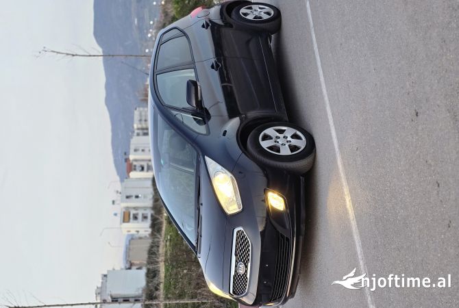 Makina ne shitje ne Elbasan - 5,300 Euro