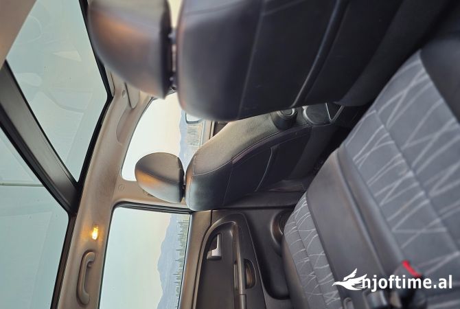 Makina ne shitje ne Elbasan, KIA, 2010 Benzine,Kambio Automatik Pagesa 5,300  Euro.