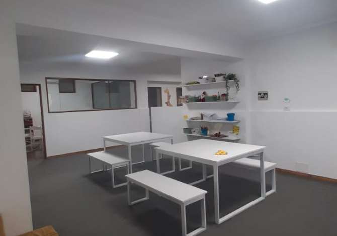 Ambient biznesi me qera 1+1 ne Tirane - 700 Euro