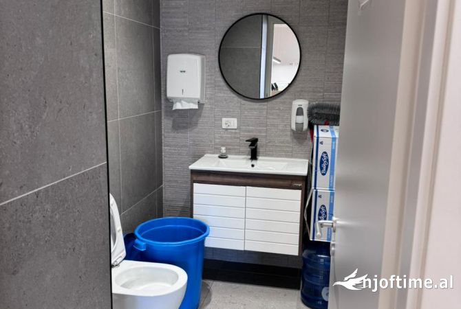 Ambient biznesi me qera 1+1 ne Tirane - 1,950 Euro
