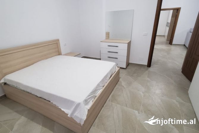 Shtepi me qera 2+1 ne Tirane - 50,000 Leke