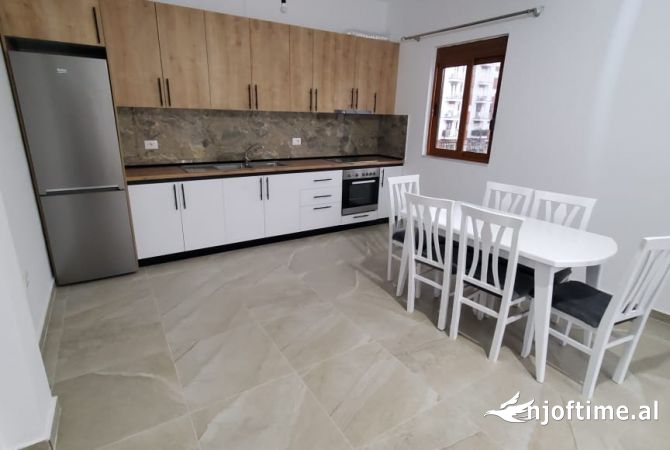 Shtepi me qera 2+1 ne Tirane - 50,000 Leke