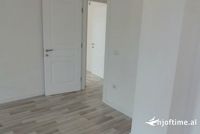 Ambient biznesi me qera 1+1 ne Tirane - 700 Euro