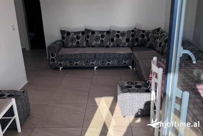 Shtepi ne shitje Apartament ne Durres, 1+1, Mobilimi E mobiluar, Pagesa 155,000  Euro.