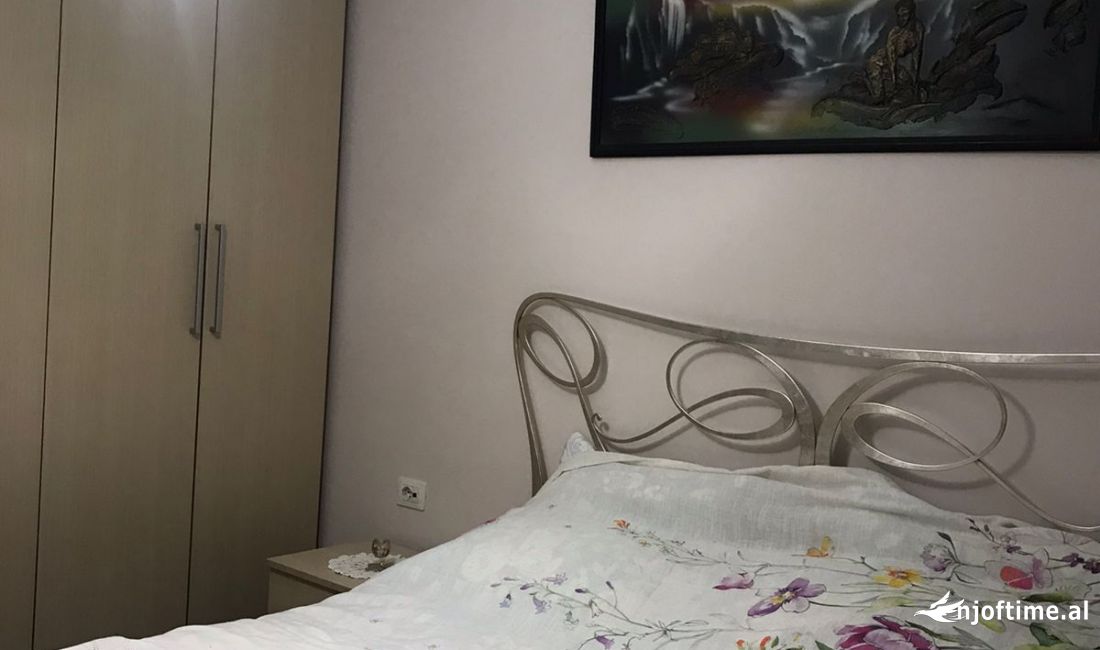 Shtepi me qera Apartament ne Tirane, 2+1, Mobilimi E mobiluar, Pagesa 750  Euro.
