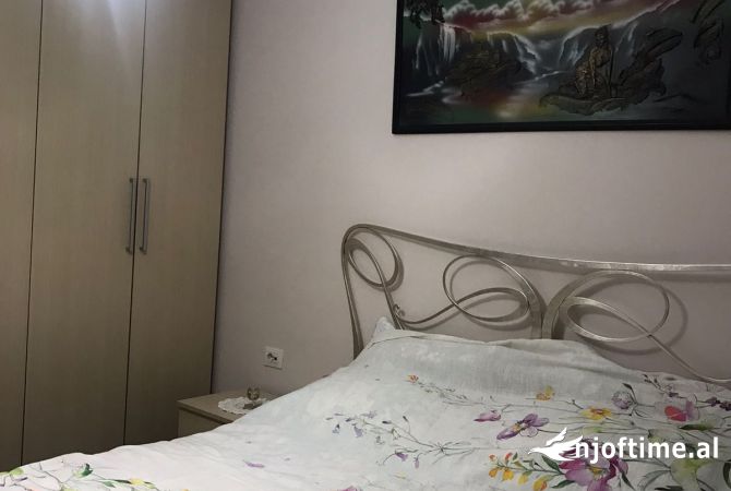 Shtepi me qera 2+1 ne Tirane - 750 Euro