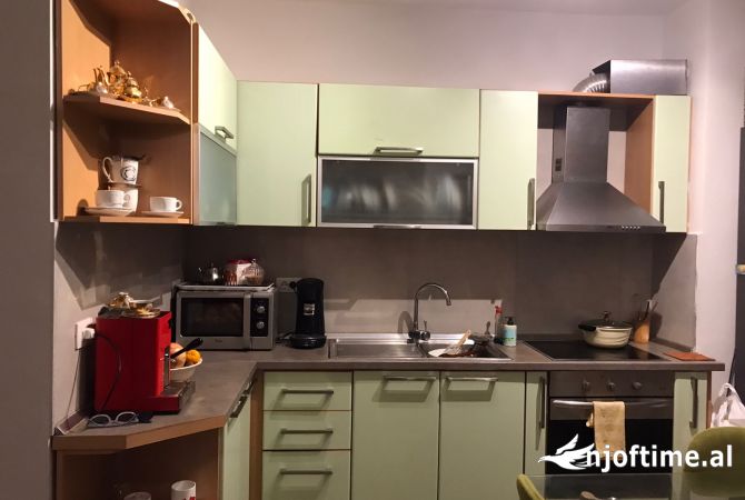 Shtepi me qera Apartament ne Tirane, 2+1, Mobilimi E mobiluar, Pagesa 750  Euro.