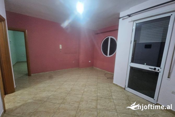 Ambient biznesi me qera 1+1 ne Tirane - 600 Euro