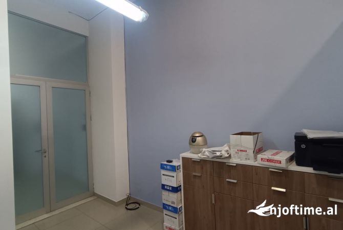 Ambient biznesi ne shitje 1+1 ne Tirane - 95,000 Euro