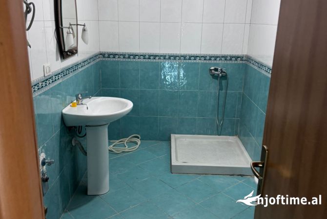 Shtepi me qera 2+1 ne Tirane - 55,000 Leke