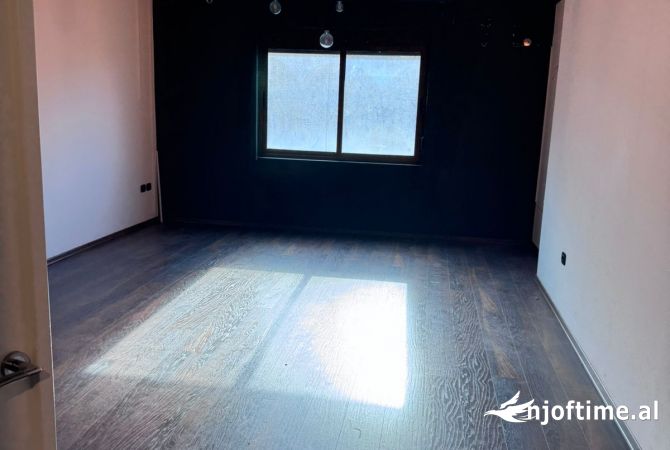 Shtepi me qera 2+1 ne Tirane - 55,000 Leke