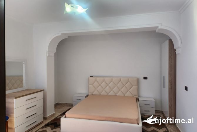 Shtepi me qera 2+1 ne Tirane - 700 Euro