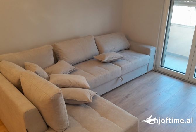 Shtepi me qera Apartament ne Tirane, 1+1, Mobilimi E mobiluar, Pagesa 700  Euro.