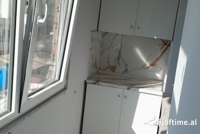 Shtepi me qera Apartament ne Tirane, 1+1, Mobilimi E mobiluar, Pagesa 700  Euro.