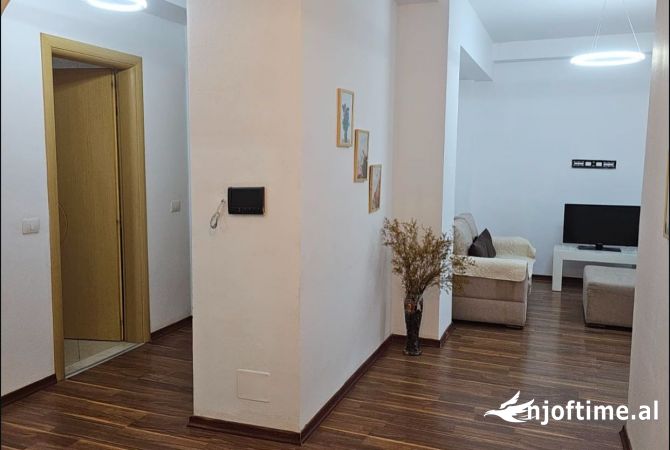 Shtepi me qera 3+1 ne Tirane - 1,000 Euro