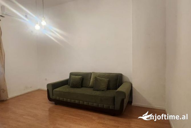 Shtepi me qera 2+1 ne Tirane - 500 Euro